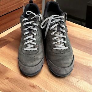 Oboz Bozeman Woman's Leather Low Hiking Mountain Shoes Slate Lace-Up Sneakers
